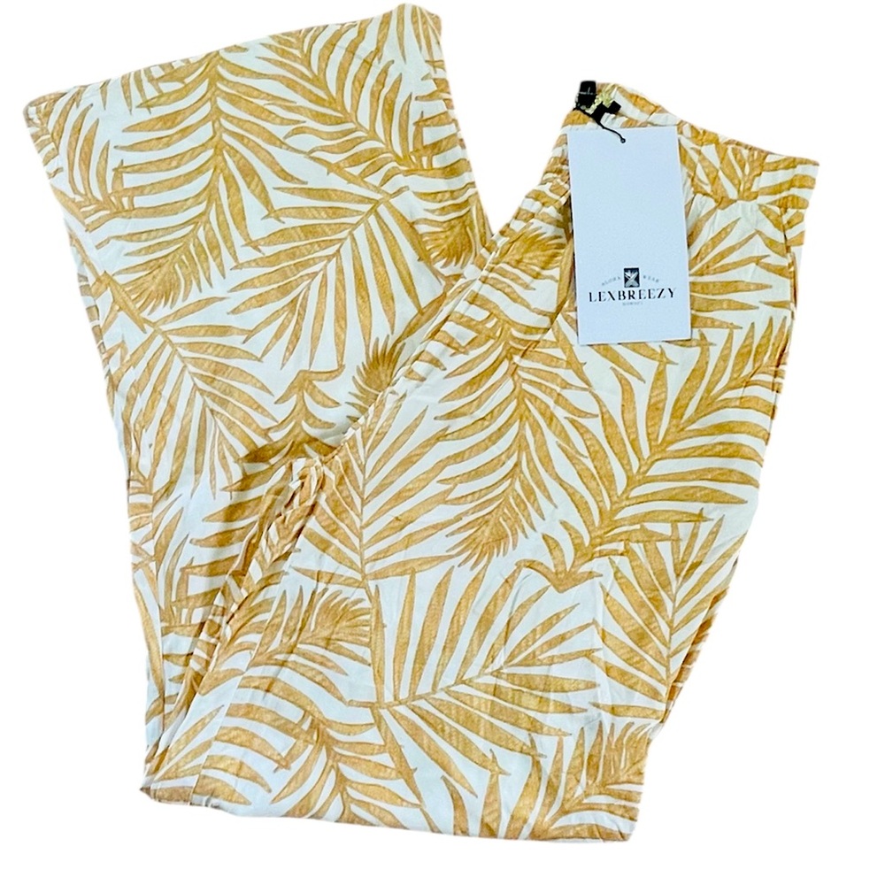 NWT Wide Leg Leaf Print Pants High Waisted Size Medium